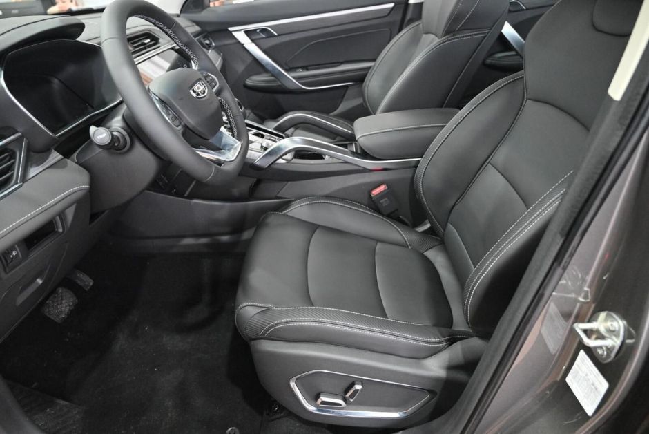 Geely Atlas Pro Comfort 1.5 АКПП фото 7
