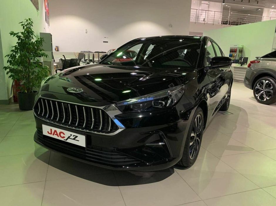 JAC J7 Luxury 1.5 CVT, 2025 фото 1
