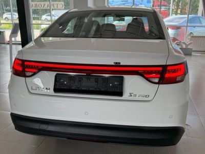 Livan S6 Pro Luxury 1.5 АМТ превью 3