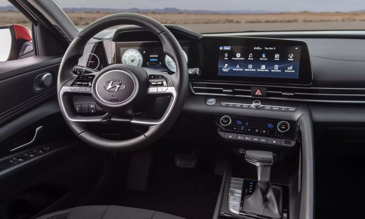Hyundai Elantra Комфорт / Comfort 2.0 АКПП фото 2
