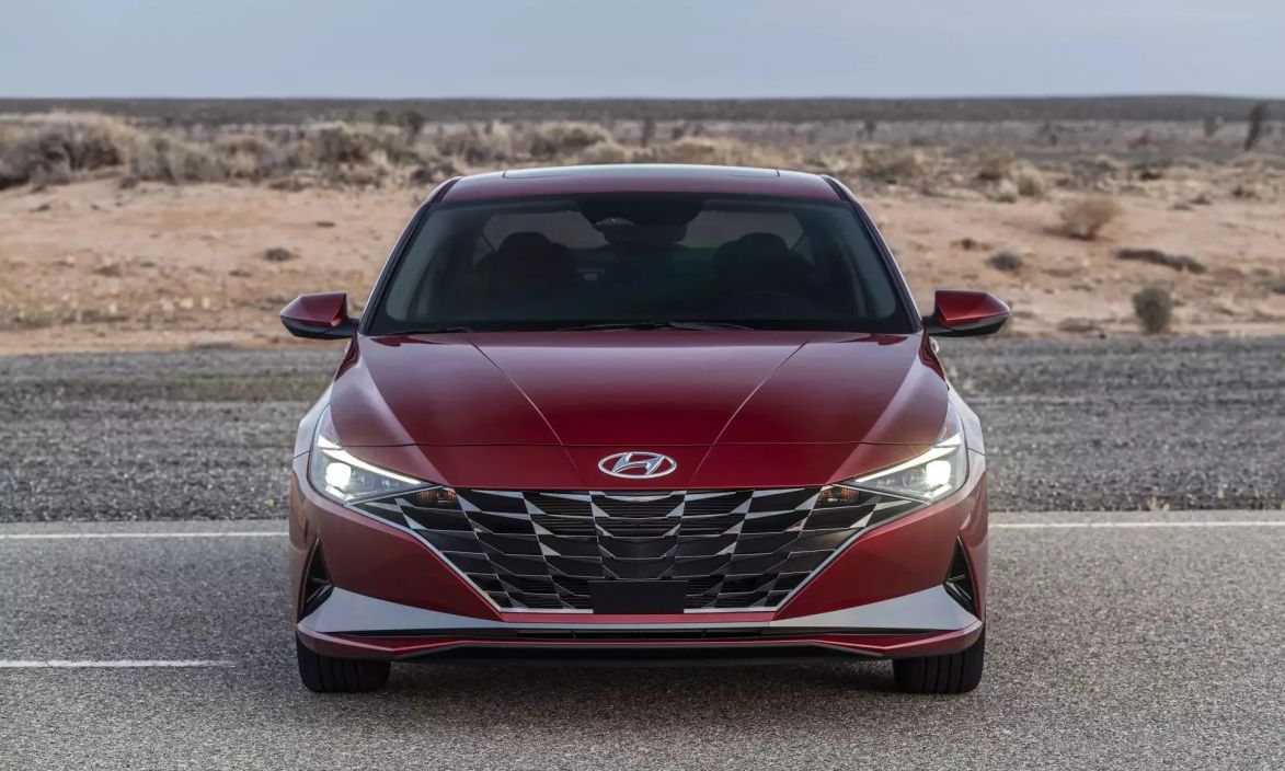 Hyundai Elantra Комфорт / Comfort 2.0 АКПП фото 5