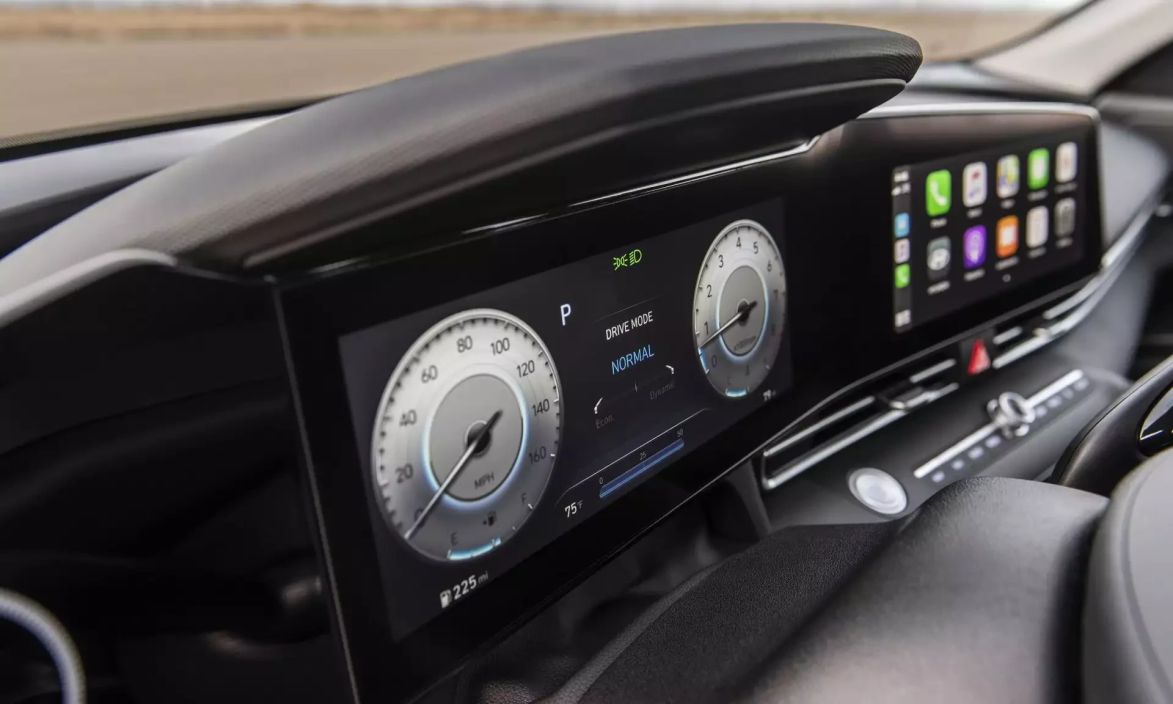 Hyundai Elantra Комфорт / Comfort 2.0 АКПП фото 10