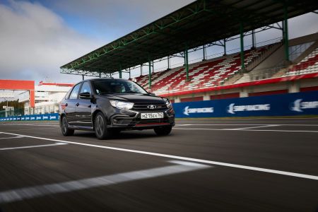 Lada Granta Sport Лифтбек Драйв 1.6 МКПП превью 4