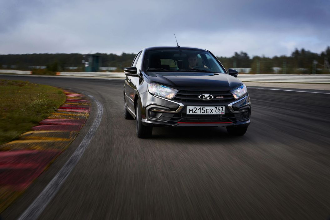 Lada Granta Sport Лифтбек Драйв 1.6 МКПП фото 5