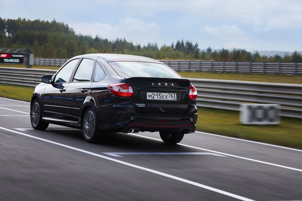 Lada Granta Sport лифтбек Практик 1.6 МКПП фото 2