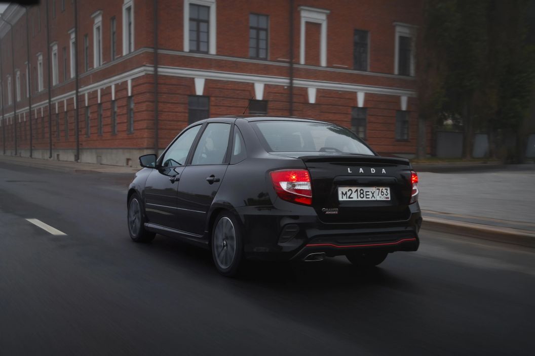 Lada Granta Sportline Комфорт  1.6 МКПП фото 5