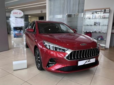 JAC J7 Luxury 1.5 CVT превью 2