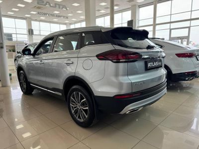 Geely Atlas Pro Flagship 1.5 АМТ превью 2
