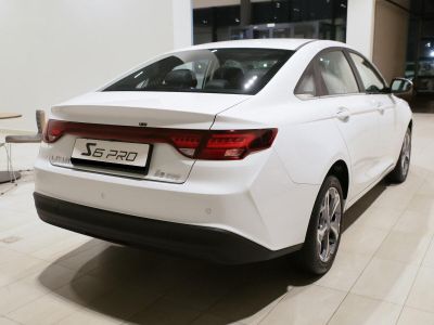 Livan S6 Pro Premium 1.5 АМТ превью 3