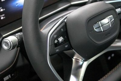 Geely Preface Flagship 2.0 АМТ превью 7