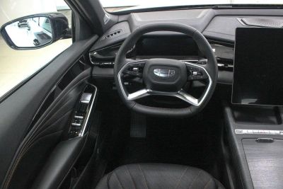 Geely Preface Flagship 2.0 АМТ превью 17