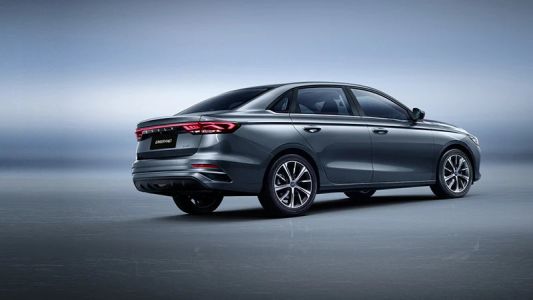 Geely Emgrand Стандарт / Standard 1.5 МКПП превью 4