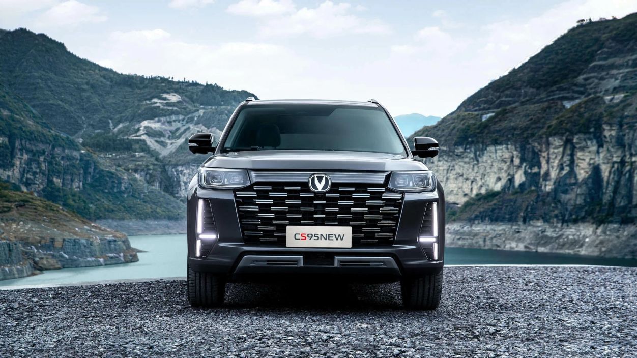 Changan CS95 Комфорт  2.0 АКПП фото 6