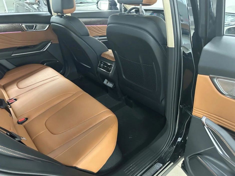 FAW Bestune T99 Exclusive 2.0 АКПП фото 12