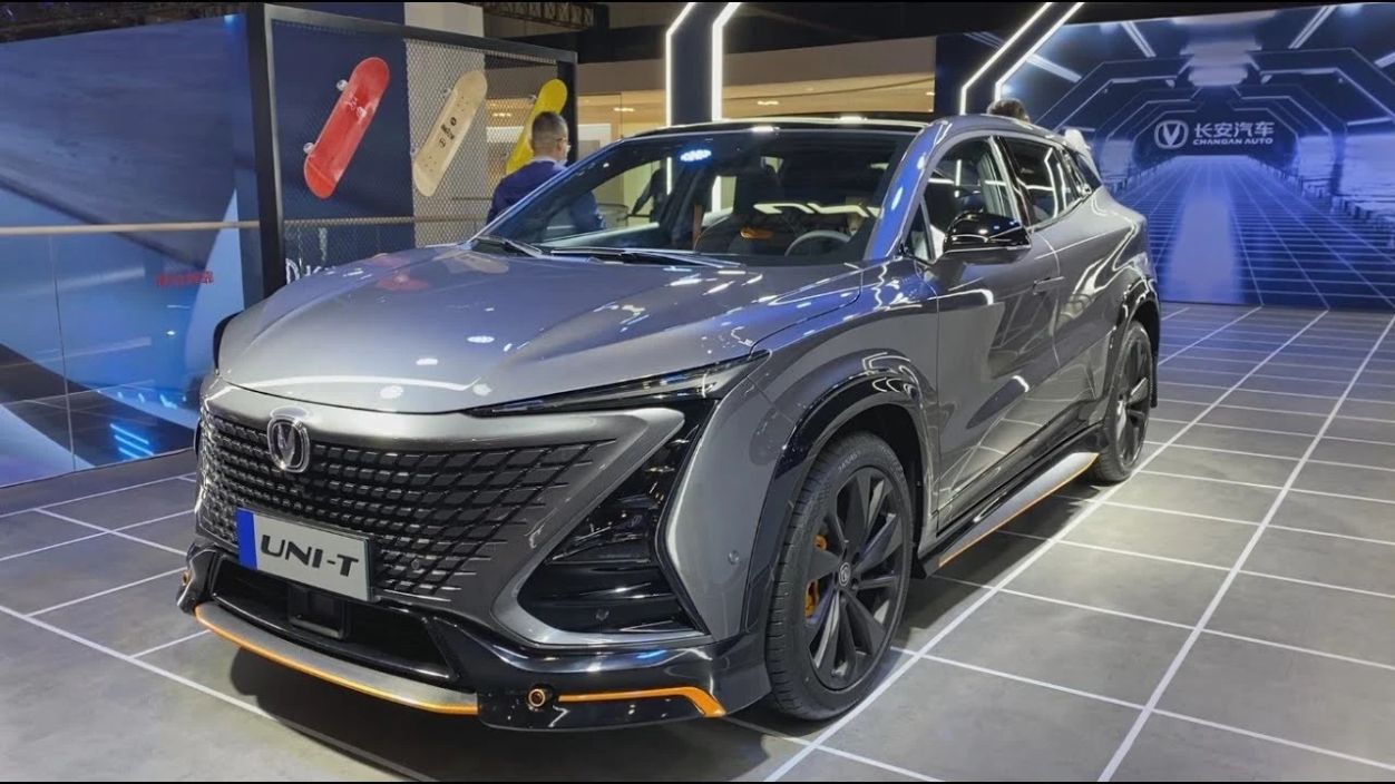 Changan UNI-T Люкс / Luxe 1.5 DCT фото 9