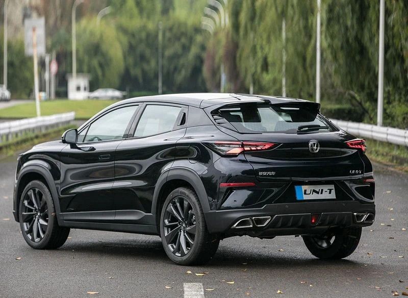 Changan UNI-T Техно / Tech 1.5 DCT фото 3