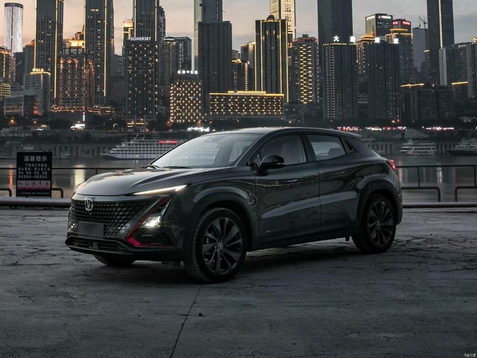 Changan UNI-T Техно / Tech 1.5 DCT фото 6