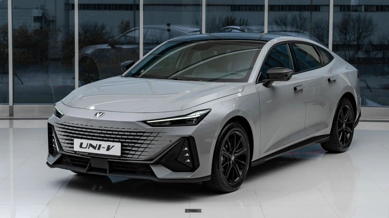 Changan UNI-V Люкс 1.5 DCT фото 7