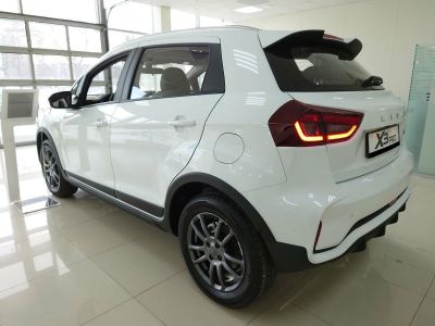 Livan X3 Pro Luxury 1.5 CVT превью 2