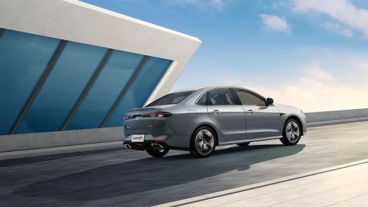 Kaiyi E5 Люкс+ / Luxury+ 1.5 CVT превью 9