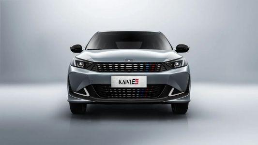 Kaiyi E5 Люкс+ / Luxury+ 1.5 CVT превью 10