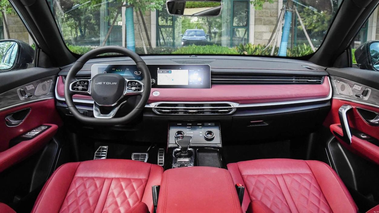 Jetour X70 PLUS Люкс / Luxury 1.6 АКПП фото 3