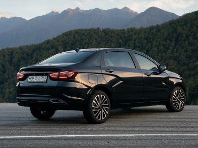 Lada Aura Премьер'25 1.8 CVT превью 2