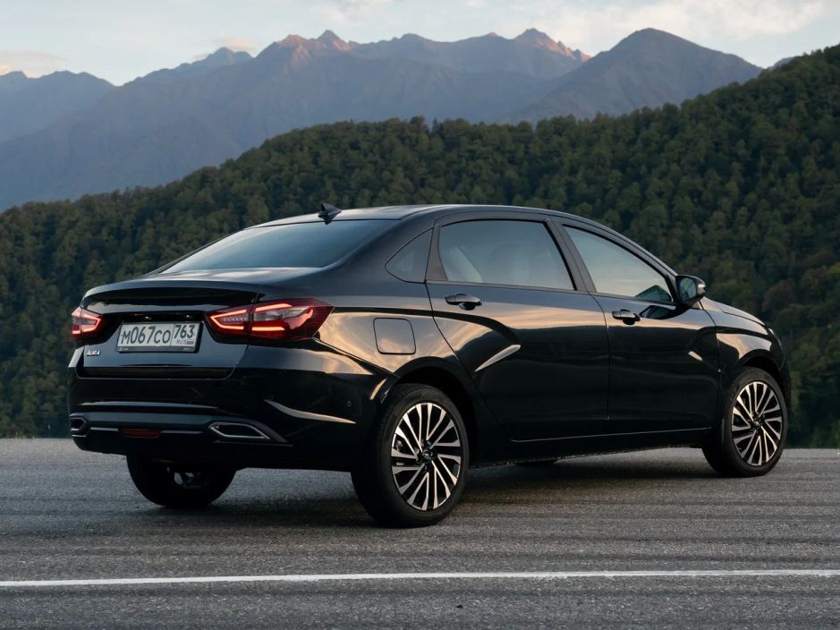 Lada Aura Статус'25 1.8 CVT фото 2
