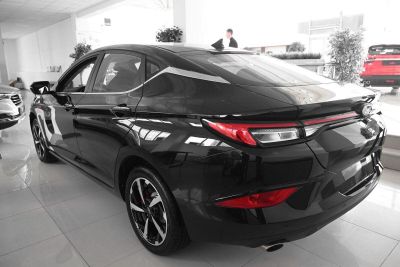 JAC J7 Luxury 1.5 CVT превью 5
