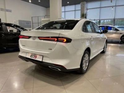 Kaiyi E5 Luxury 1.5 CVT превью 3
