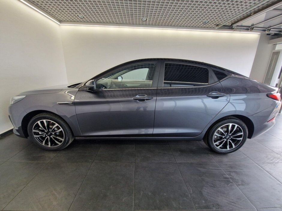 JAC J7 Luxury 1.5 CVT, 2024 фото 3