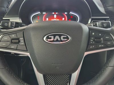 JAC J7 Luxury 1.5 CVT превью 7
