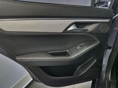 JAC J7 Luxury 1.5 CVT превью 16
