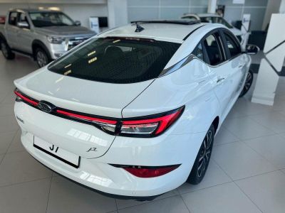 JAC J7 Tech 1.5 CVT превью 2
