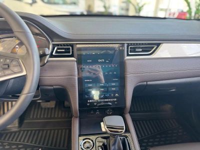 JAC J7 Tech 1.5 CVT превью 11