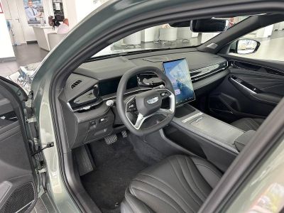 Geely Preface Flagship 2.0 АМТ превью 6