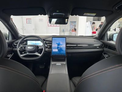 Geely Preface Flagship 2.0 АМТ превью 7