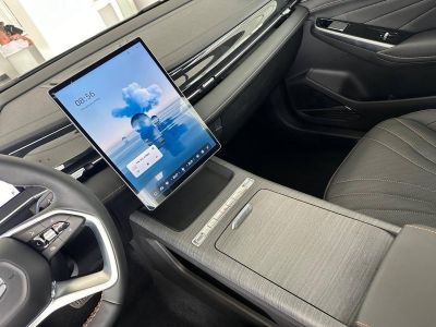 Geely Preface Flagship 2.0 АМТ превью 9