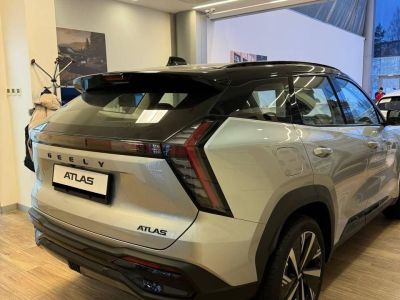 Geely Atlas Premium 1.5 АМТ превью 3
