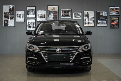 MG 5 Deluxe 1.5 CVT превью 2