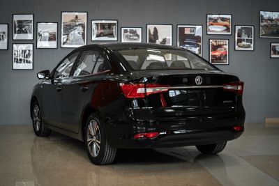 MG 5 Deluxe 1.5 CVT превью 4