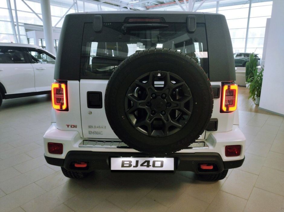 Baic BJ40 Exclusive 2.0 АКПП фото 4