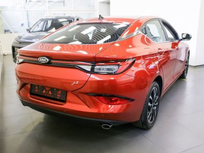JAC J7 Luxury 1.5 CVT превью 2