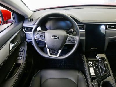 JAC J7 Luxury 1.5 CVT превью 5