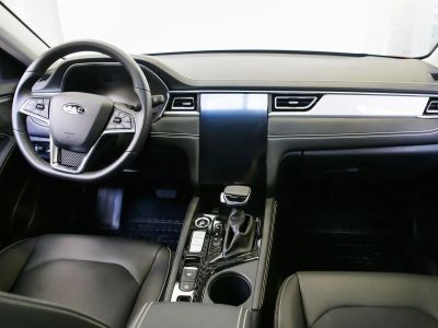 JAC J7 Luxury 1.5 CVT превью 6