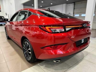JAC J7 Tech 1.5 CVT превью 4