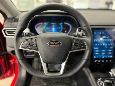 JAC J7 Tech 1.5 CVT превью 7