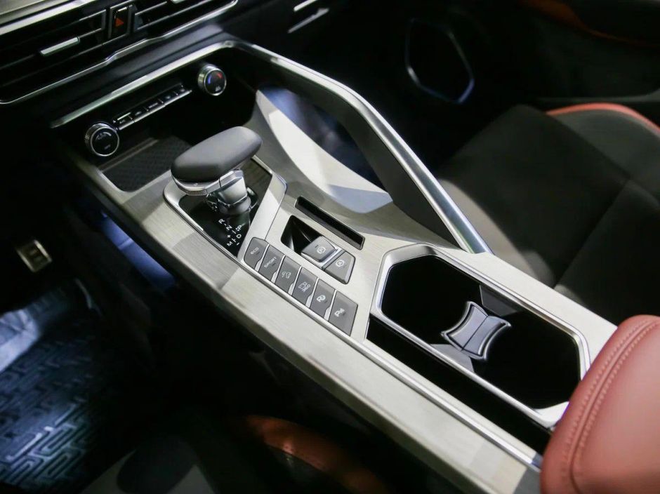 Belgee X50 Prestige 1.5 РКПП, 2024 фото 11