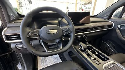 Geely Okavango Flagship 2.0 АМТ превью 5