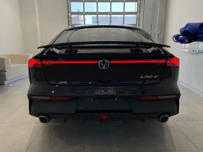 Changan UNI-V DLX 1.5 АМТ превью 4